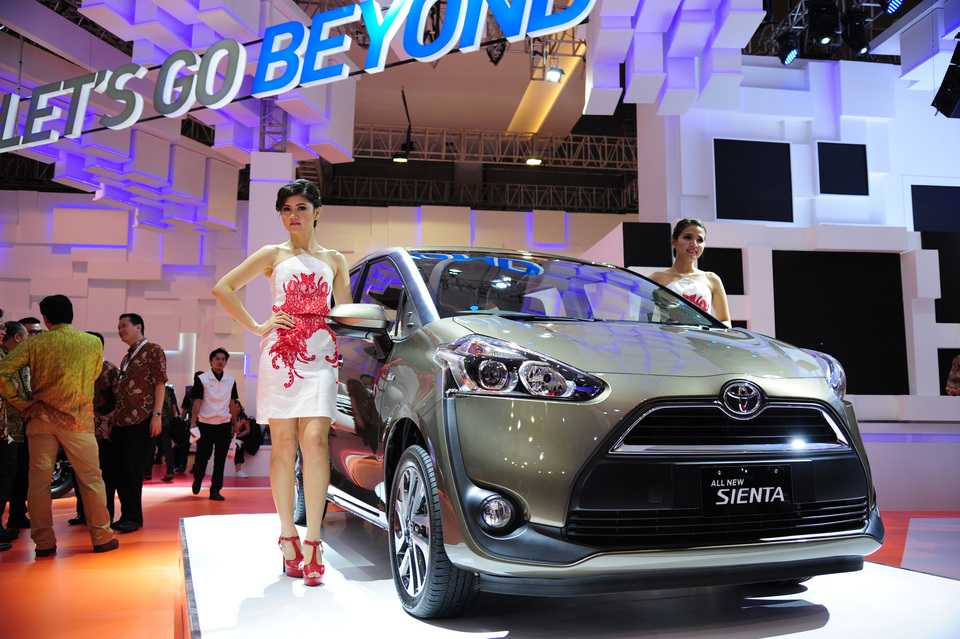  Automotive company Toyota-Astra Motor (TAM) has issued a recall for specific models, including Sienta, Avanza, Veloz, Vios, and Yaris Cross, on Tuesday, Feb. 13, 2024. (ANTARA FOTO/Zarqoni Maksum).