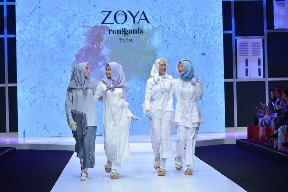 Models wear dresses designed by Fatin Shidqia Lubis for Zoya. (Photo courtesy of Siti Muhibah)