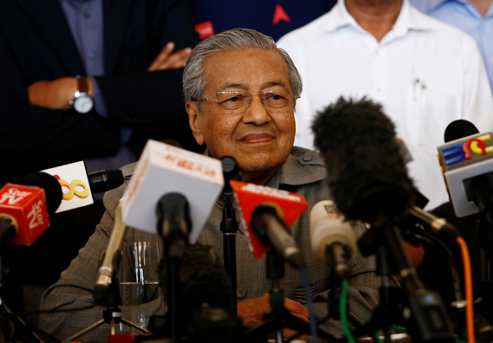 Mahathir Mohamad gives a news conference following the general election in Petaling Jaya, Malaysia, Thursday (10/05). (Reuters Photo/Lai Seng Sin)
