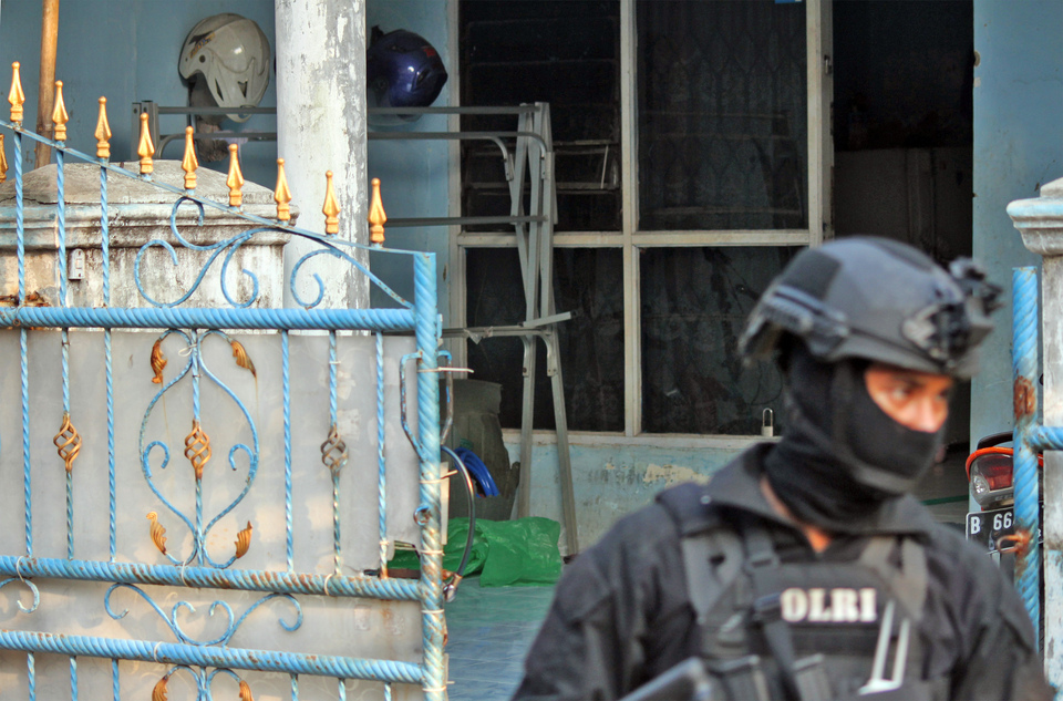 Illustration: Densus 88 Counterterrorism Unit conducting an arrest of a terrorism suspect. (Photo: Antara/Muhammad Iqbal)