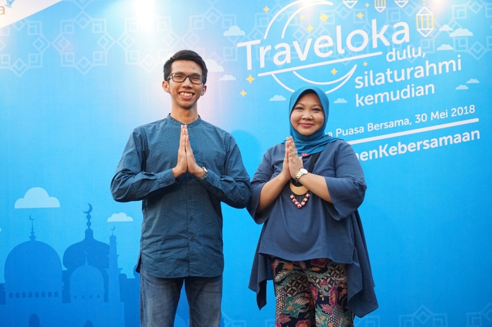 Traveloka public relations director Sufintri Rahayu, right, and public relations manager Busyra Oryza posing for a photo after a press conference in Jakarta on May 30. (Photo courtesy of Magnifique PR)