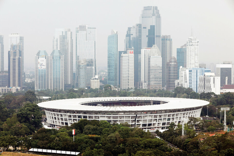 A view of Gelora Bung Karno Main Stadium in Jakarta, Tuesday (17/07). (Reuters Photo/Beawiharta)