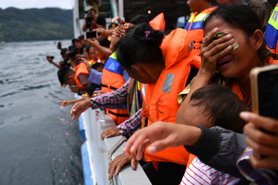 The National Transportation Safety Committee (KNKT) issued several recommendations on Friday (20/07) in response to a recent spate of fatal boating accidents in the country. (Antara Photo/Sigid Kurniawan)
