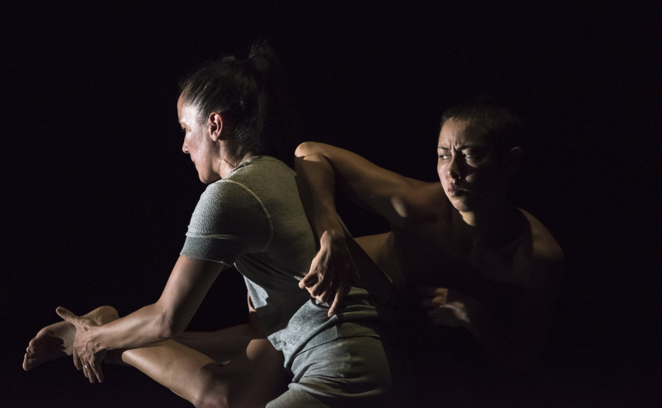 'Split,' a dance by Lucy Guerin featuring Melanie Lane and Lilian Steiner. (Photo courtesy of Lucy Guerin Inc via Komunitas Salihara)