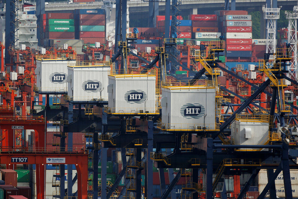 China on Friday (03/08) announced retaliatory tariffs on $60 billion worth of US goods ranging from liquefied natural gas to some aircraft and warned of further measures, signalling that it won't back down in a protracted trade war with Washington. (Reuters Photo/Bobby Yip)