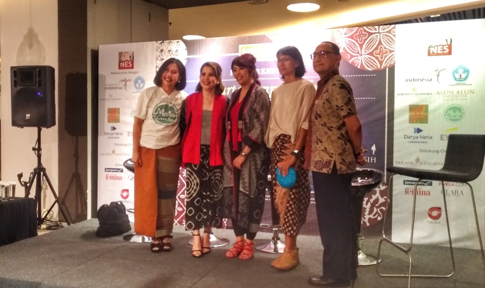 From left, Dr. Amaranila Drijono, Deti Supandi, Helen Dewi Kirana, Diah Bisono and Kornel Soemardi pose for a photo after the launch of Jakarta Tanpa Sedotan on Aug. 15. (JG Photo/Sylviana Hamdani)