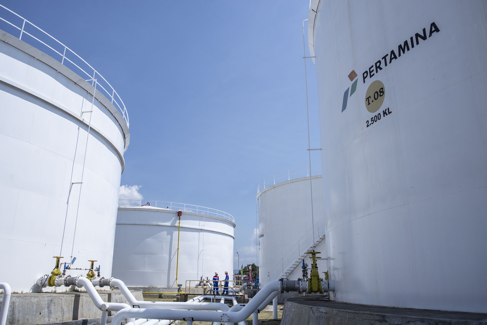 Indonesia has decided Pertamina will take over operation of the Rokan oil block, the country's second-biggest crude producing field, once Chevron's operating contract there expires in 2021. (Antara Photo/Aprillio Akbar)