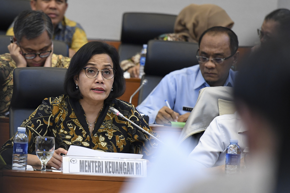 Indonesia will raise import taxes on more than 1,000 goods ranging from cosmetics to cars, as part of measures aimed at cutting imports and supporting a weak rupiah, the finance minister said on Wednesday (03/09). (Antara Photo/Hafidz Mubarak )