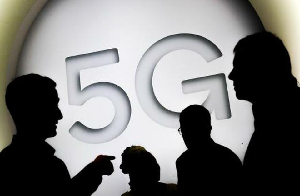A 5G sign is seen at the Mobile World Congress in Barcelona, Spain February 28, 2018. (Reuters Photo/Yves Herman)