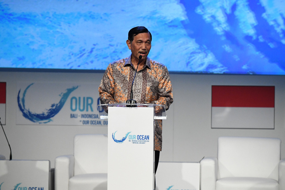 Coordinating Maritime Affairs Minister Luhut Pandjaitan speaking at the 2018 Our Ocean Conference in Nusa Dua, Bali, on Tuesday. (Antara Photo/Irsan Mulyadi)