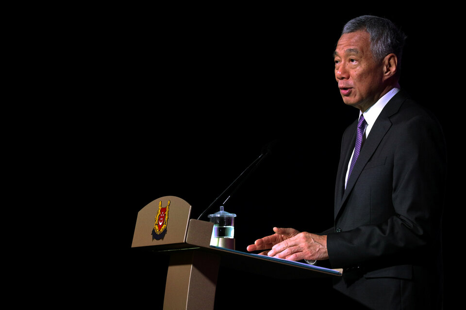 Singapore's Prime Minister Lee Hsien Loong speaks at the Asean Business and Investment Summit in Singapore on Monday. (Reuters Photo/Athit Perawongmetha)