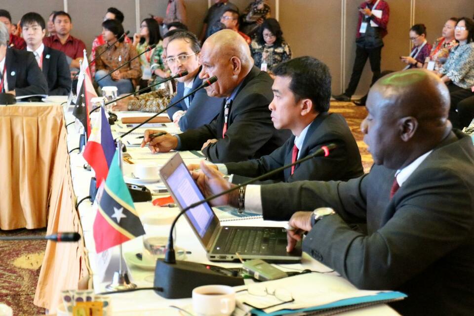 Ministers and senior officials 20 countries attending a meeting of the Archipelagic and Island States Forum in Manado, North Sulawesi, on Thursday. (Photo courtesy of the Coordinating Ministry for Maritime Affairs)