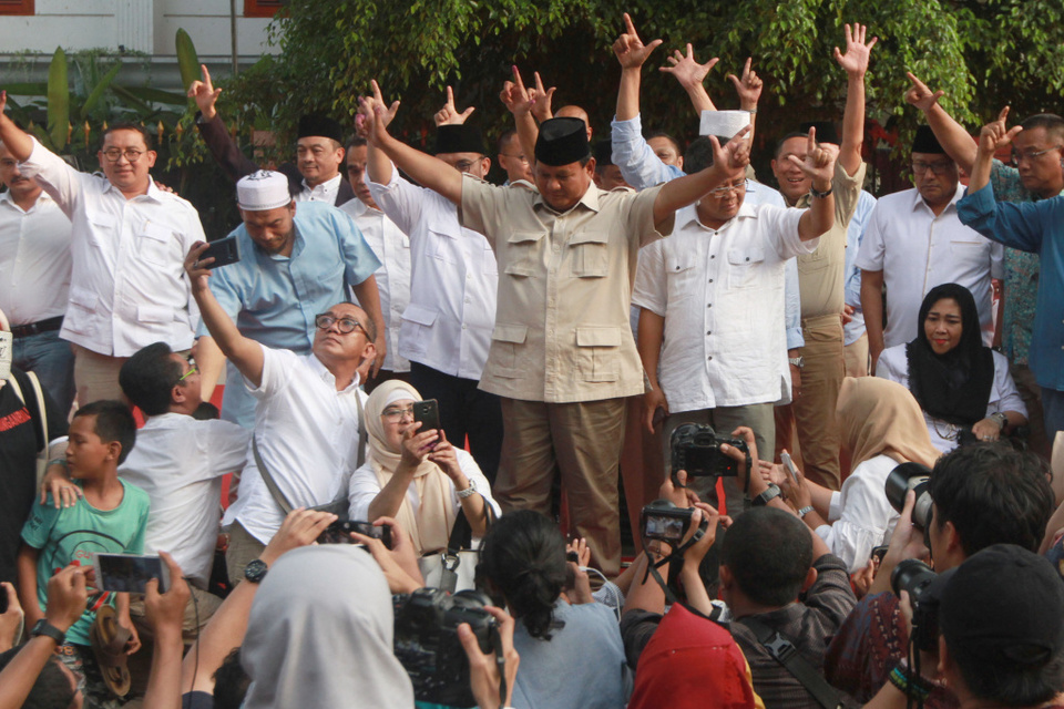Prabowo Subianto protested quick count results that were favoring his rival Joko Widodo at a press conference last Wednesday (17/04). (SP Photo/Ruht Semiono)