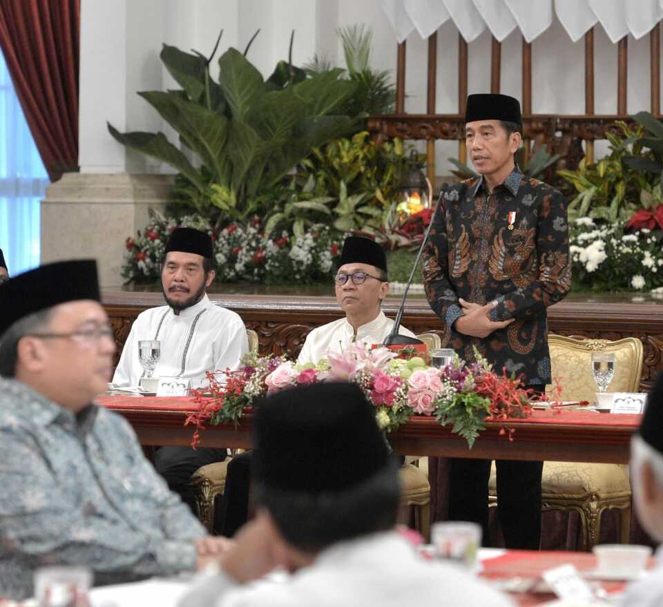 President Joko 'Jokowi' Widodo hosting an iftar dinner at the State Palace in Central Jakarta on Monday. (Photo courtesy of the Cabinet Secretary)