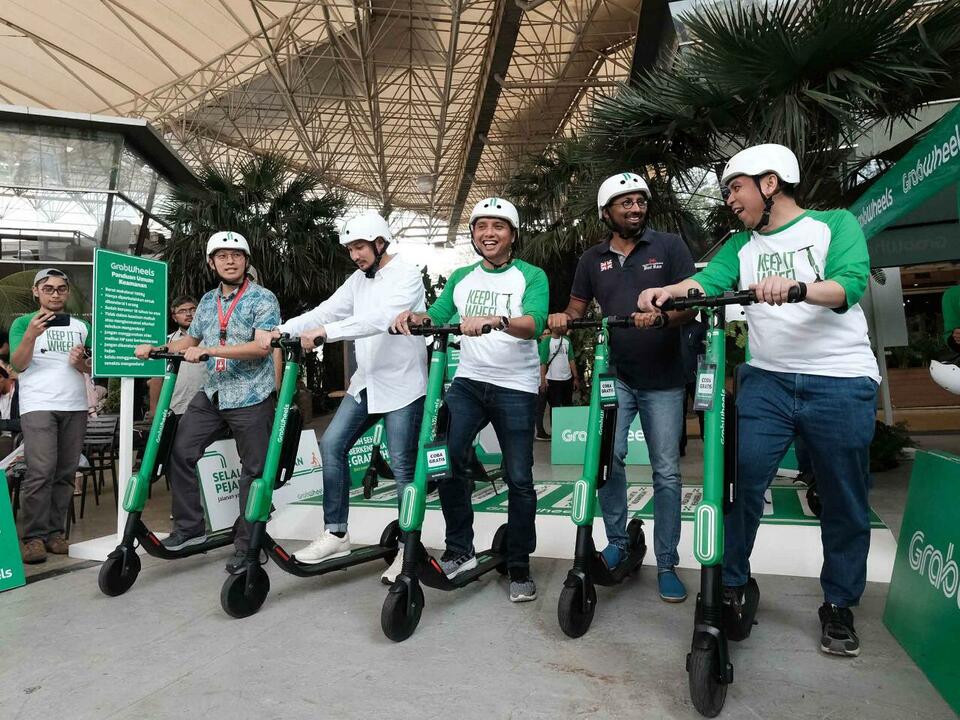 The GrabWheels electric scooter service can be used in select locations in BSD City, Tangerang, during a trial that would continue until mid-2019. (Photo courtesy of Grab Indonesia)