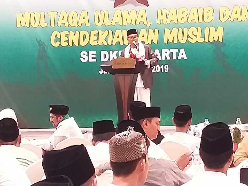 Ulemas and habibs from Nahdlatul Ulama attended an iftar event in Jakarta on Wednesday to discuss threats to divide the country's Muslim community. (Photo courtesy of NU)