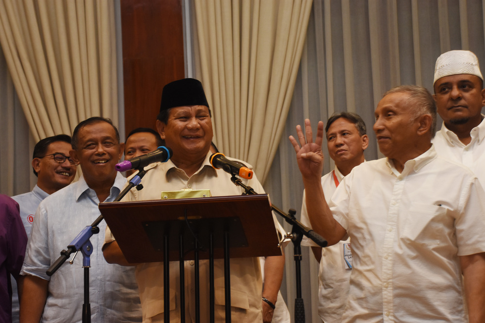 Presidential hopeful Prabowo Subianto, center, said he will reject the official election result if it is not in his favor. (Antara Photo/Indrianto Eko Suwarso)