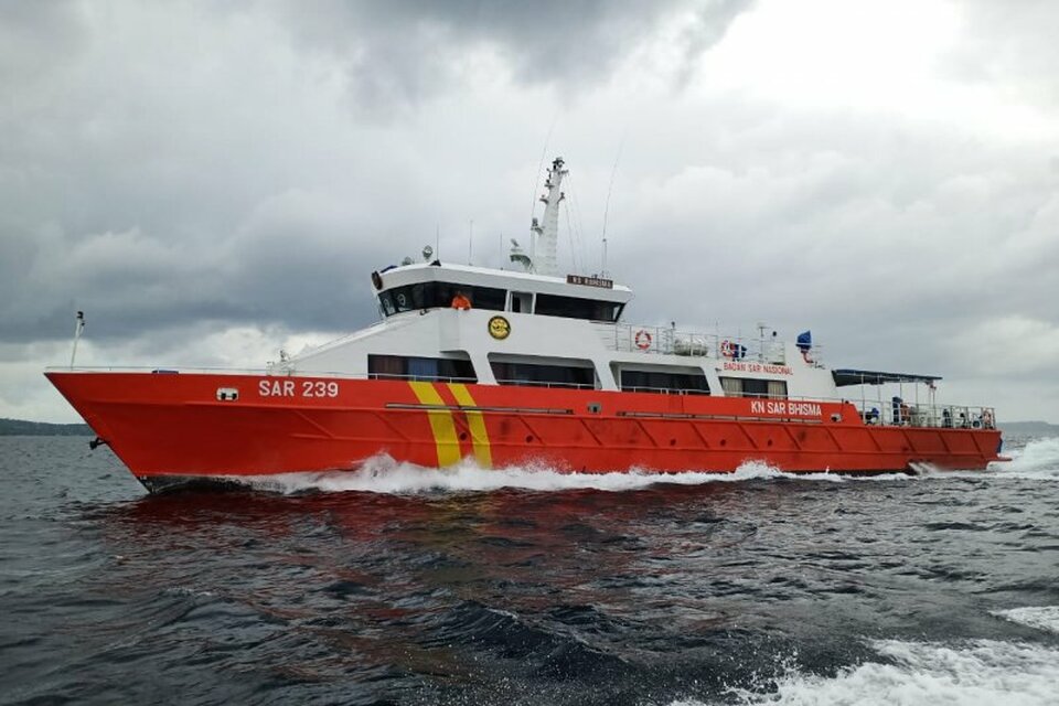 Patrol boats have been deployed to search for 17 missing crewmembers of the cargo ship KM Lintas Timur, which is believed to have sunk in rough seas in the Banggai Sea off Central Sulawesi on Saturday. (Antara Photo/Basarnas Palu)