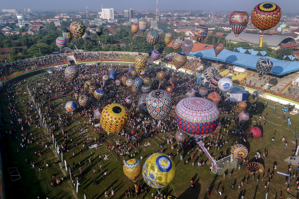 An aerial view of Hoegeng Stadium in Pekalongan, Central Java, during the Java Balloon Festival on Wednesday. (Antara Photo/Harviyan Perdana Putra)