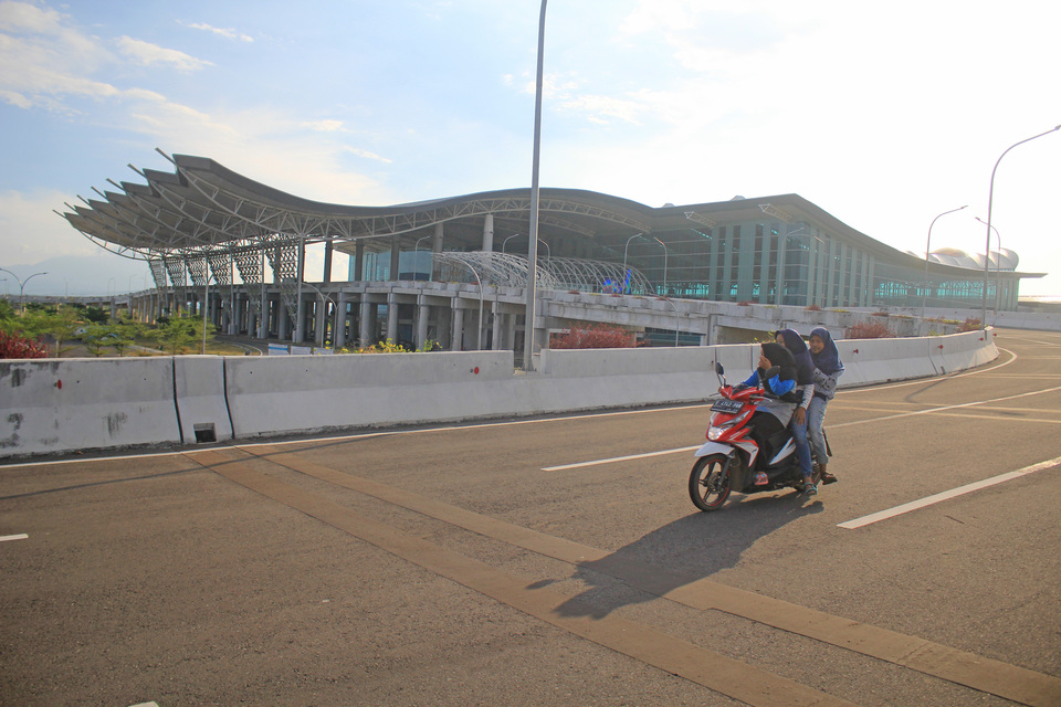 Kertajati International Airport in West Java has been mostly deserted since its inauguration in June last year, prompting many embarrassing images and headlines in the local media. (Antara Photo/Dedhez Anggara)