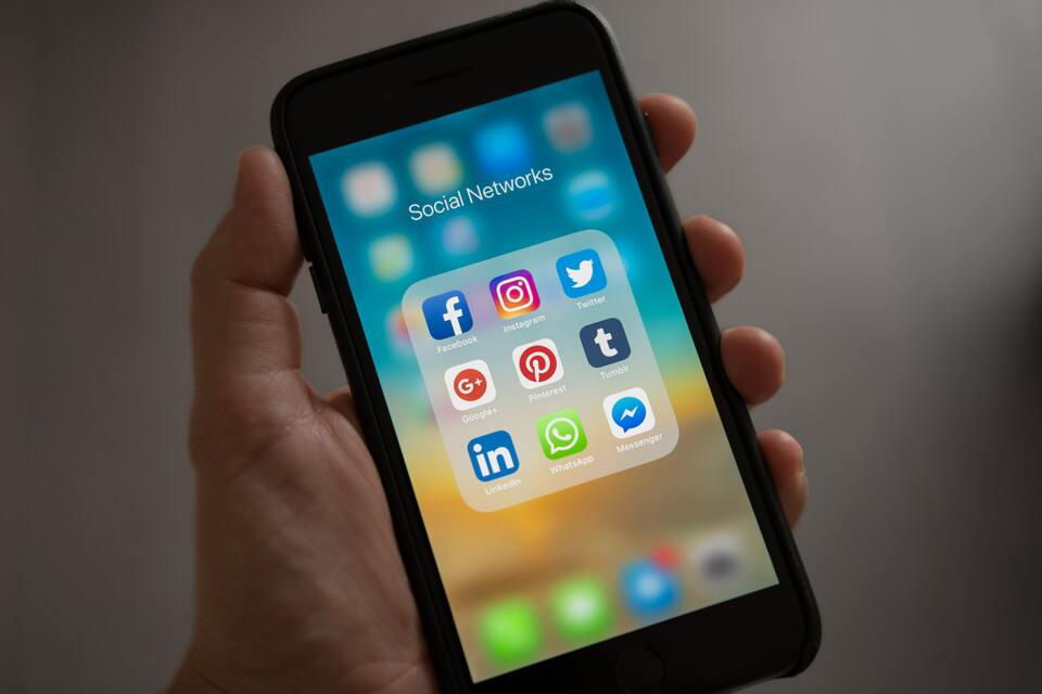Communications Minister Rudiantara said the government would not be able to track down people spreading disinformation online if they are not required to furnish phone numbers when registering social media accounts. (Photo courtesy of Pexels)