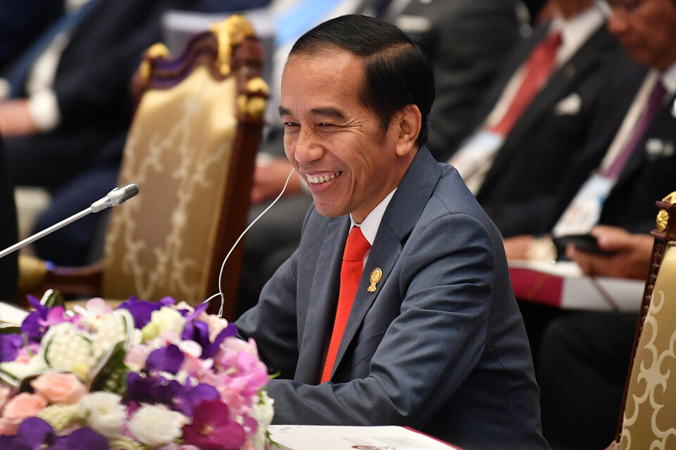 President Joko 'Jokowi' Widodo has held several meetings with senior members of the rival Democratic Party and National Mandate Party (PAN) since the April 17 elections, leading to speculation about his efforts to build a supermajority coalition. (Antara Photo/Puspa Perwitasari)