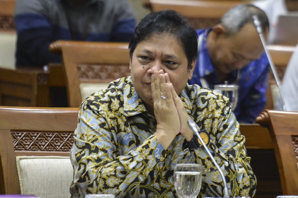 Airlangga Hartarto, who also serves as industry minister in President 'Jokowi' Widodo's current cabinet, took over as Golkar chairman in December, during a crisis in the party. (Antara Photo/Nova Wahyudi)