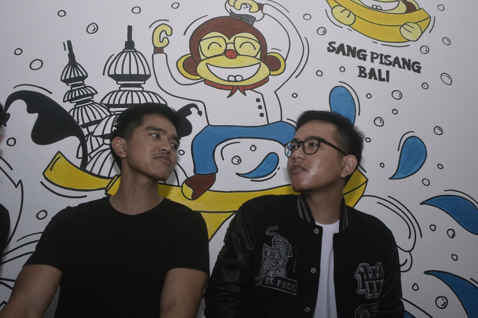 President Joko Widodo's sons, Gibran Rakabuming Raka and Kaesang Pangarep, have found themselves leading the polls for dad's old post in Solo, Central Java. (Antara Photo/Fikri Yusuf)