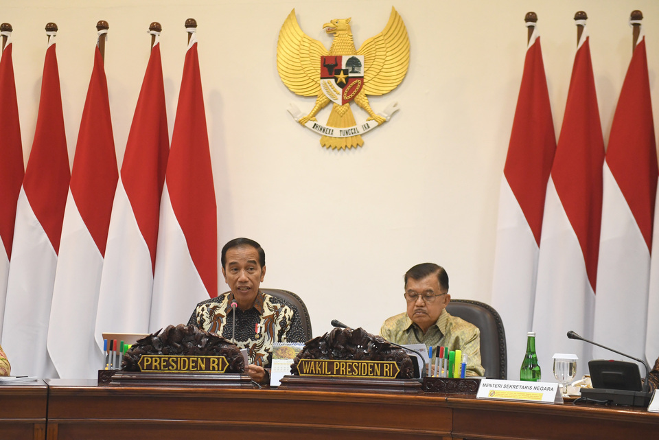 President Joko 'Jokowi' Widodo leads a cabinet meeting in Jakarta on Tuesday to discuss the relocation of Indonesia's capital to Kalimantan. (Antara Photo/Akbar Nugroho Gumay)