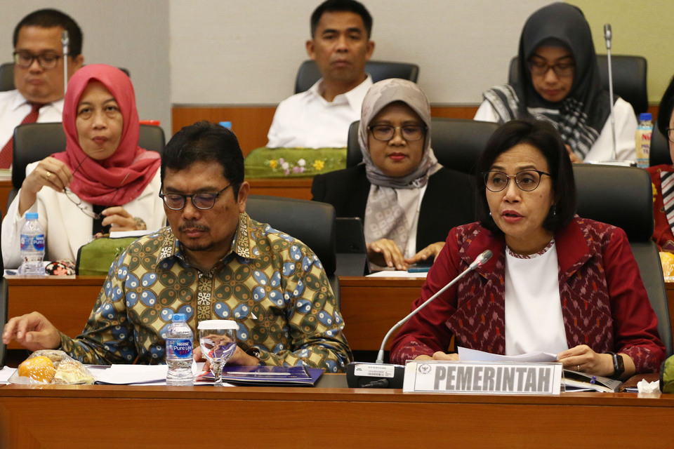 Finance Minister Sri Mulyani Indrawati, right, said the government's effective targeting measures would ensure that the subsidies only reach those most in need. (Antara Photo/Rivan Awal Lingga)
