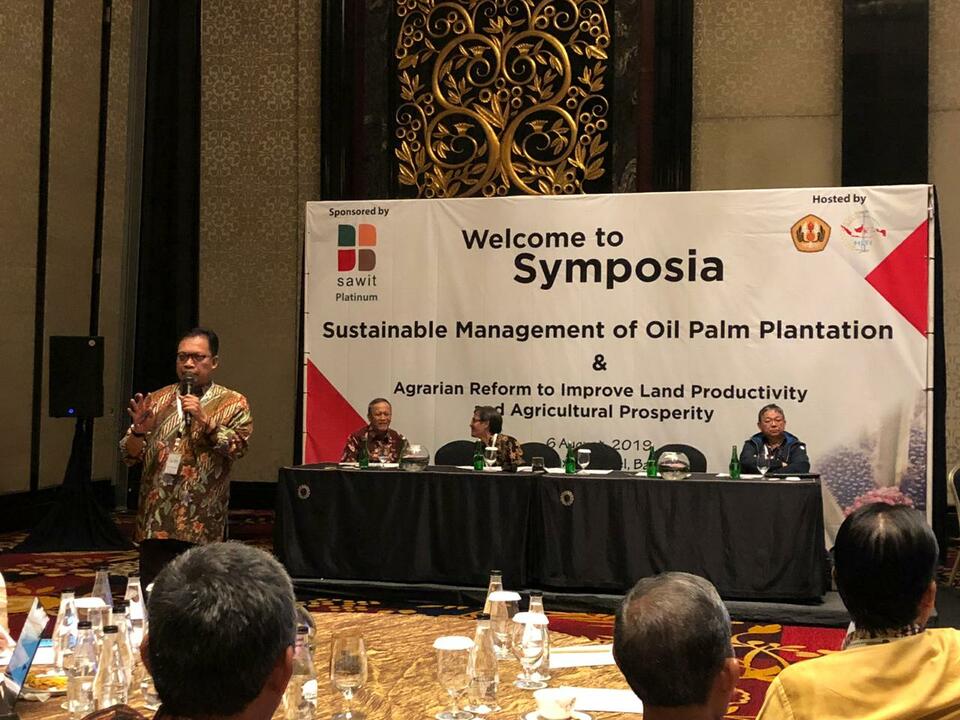 Indonesian Palm Oil Association (Gapki) chairman Joko Supriyono speaks during a seminar in Bandung, West Java, on Aug. 6. (Photo courtesy of Gapki)