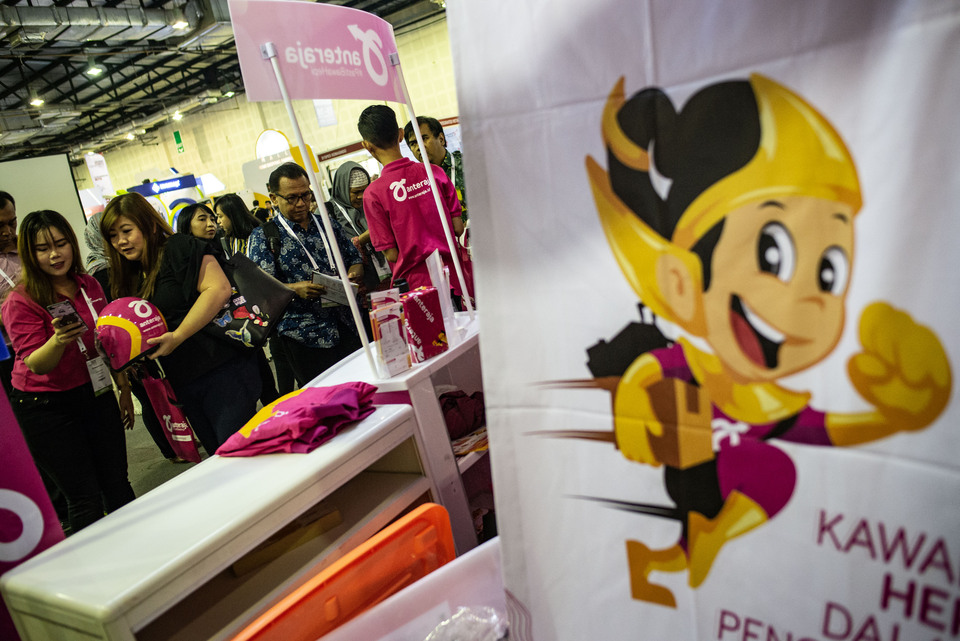 Non-metro and rural areas are set to drive digital economy's growth in Indonesia in the next six years. (Antara Photo/Aprillio Akbar)