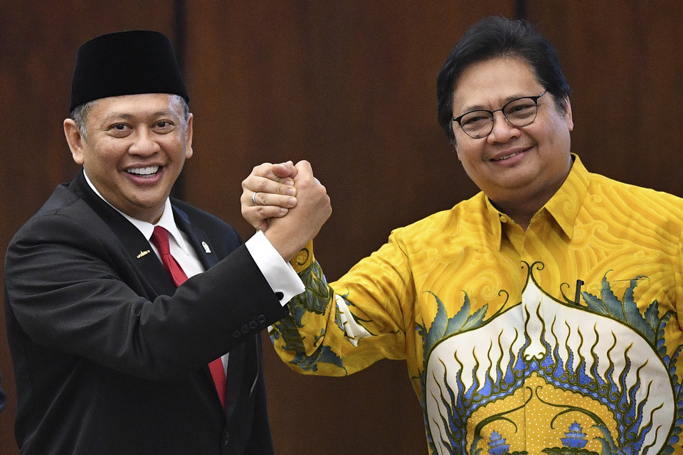 Bambang Soesatyo, left, and Airlangga Hartarto. (Antara Photo/Nova Wahyudi)