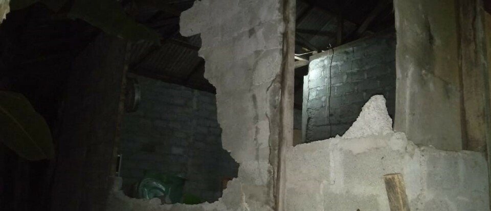 Damage to the wall of a house on Ternate Island in North Maluku after a magnitude 7.1 earthquake hit the area on Friday morning. (Photo courtesy of the BNPB)