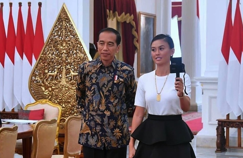 Singer Agnez Mo becomes a guest of President Joko Widodo at the State Palace on Jan. 11, 2019. (Photo courtesy of Presidential Press Bureau)