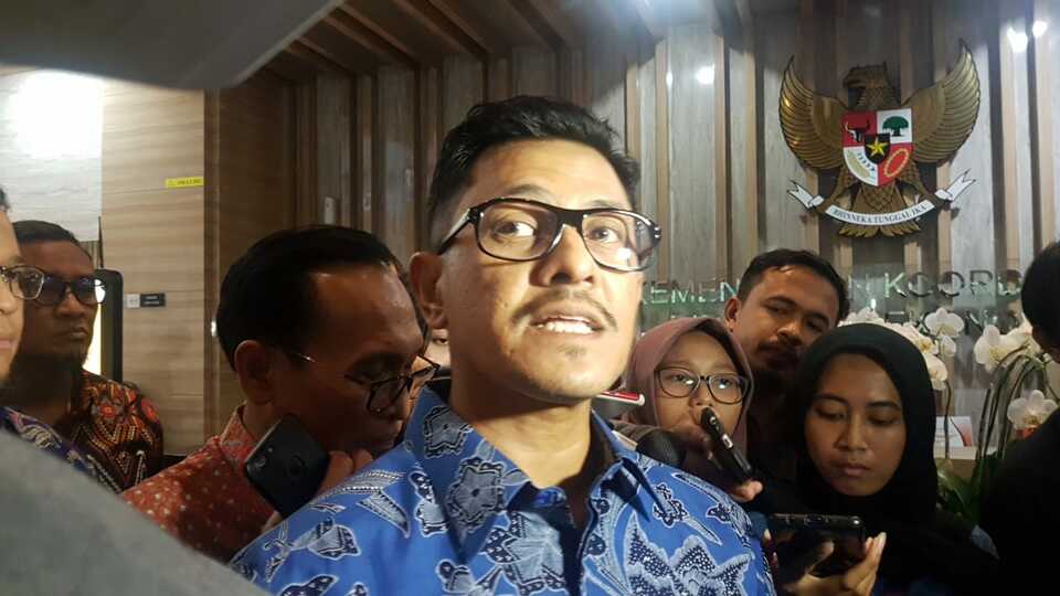 Inaca chairman Denon B. Prawiraatmadja speaks to the press at the Coordinating Ministry for Economic Affairs' office in Jakarta, on Thursday. (JG Photo/Nur Yasmin)