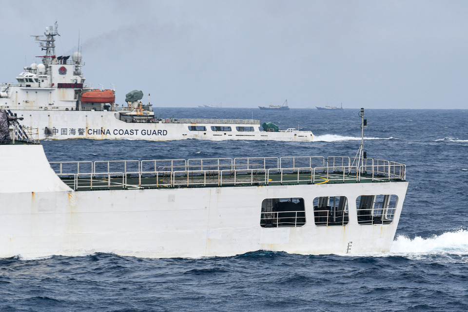 A Chinese coast guard ship entering Indonesia's exclusive economic zone in the North Natuna Sea last week. (Antara Photo/M. Risyal Hidayat/)