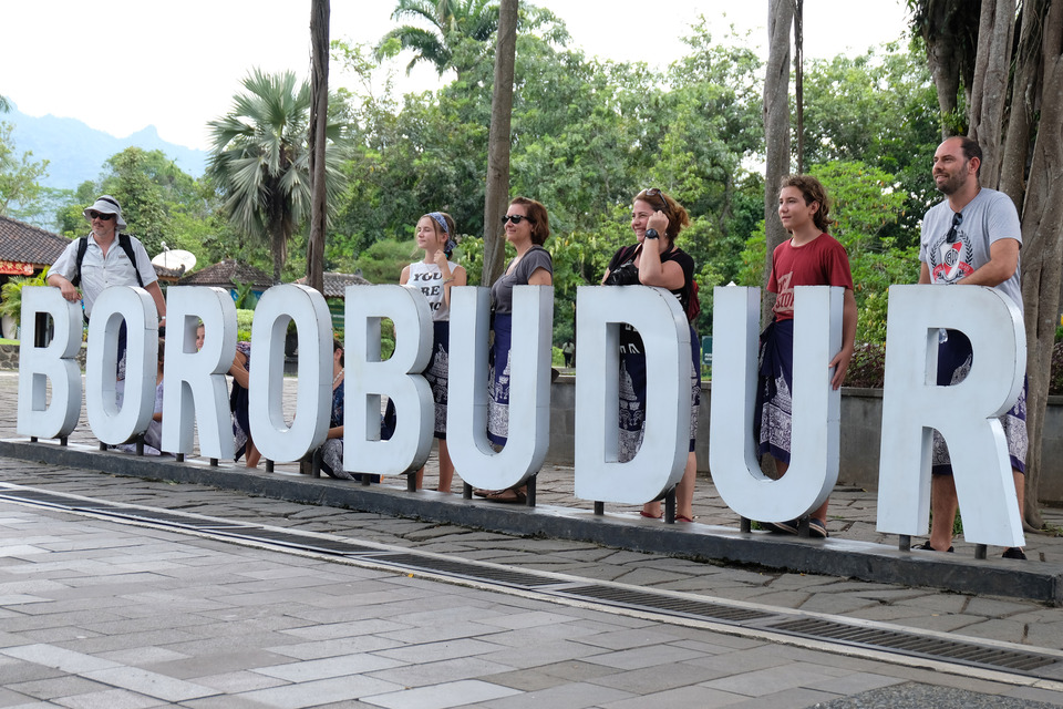 File photo: Foreign tourists visit the Borobudur Temple resort area in Magelang, Central Java, on January 29, 2020. (Antara photo)