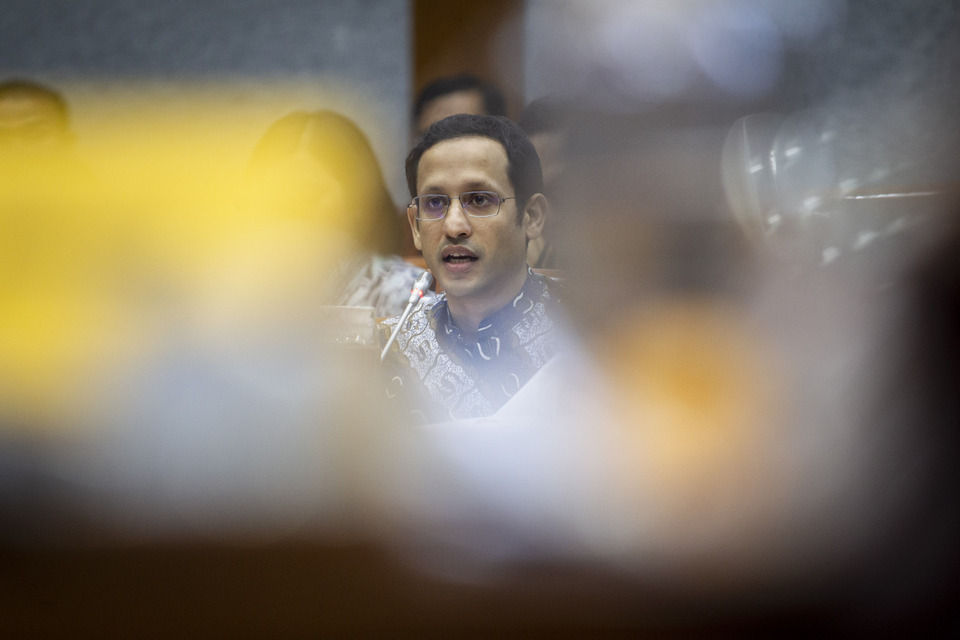 Education and Culture Minister Nadiem Makarim speaks in a meeting with the House of Representatives Commission X, which oversees education, sports, and history, in Jakarta on Jan 28, 2020. (Antara Photo/Dhemas Reviyanto)