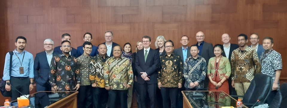 Representatives from Hannover Messe and several German companies, including ABB, Siemens and Hartings, along with German journalists visited the Industry Ministry office in Jakarta on Thursday. (JG Photo/Diana Mariska)