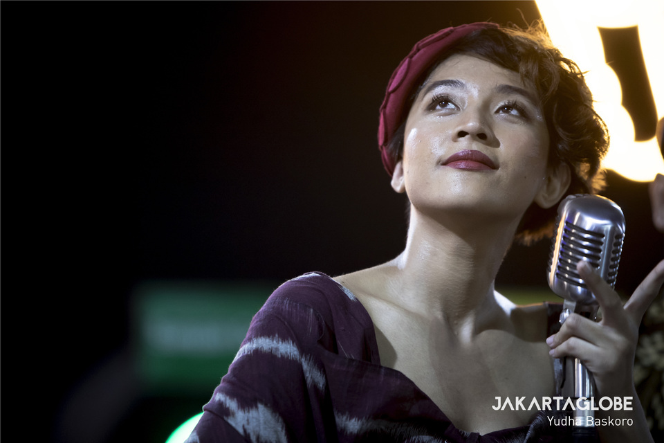 Madame & Toean's singer Rahma Sekar Savitri during the band's performance at Java Jazz 2020 on Friday. (JG Photo/Yudha Baskoro)