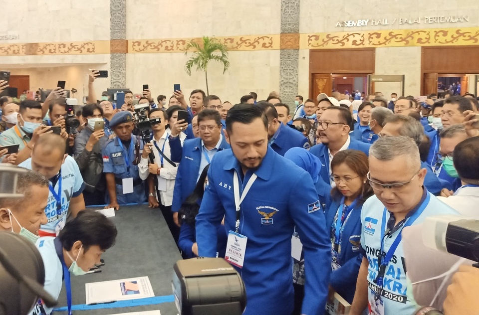 Agus Harimurti Yudhoyono, center, registers himself as candidate for the Democratic Party chairman during the party's congress in Jakarta on March 15, 2020. (B1 Photo/Carlos K.Y. Paath)