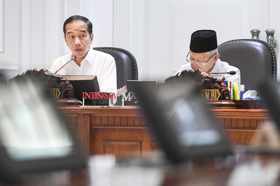 President Joko 'Jokowi' Widodo and Vice President Ma'ruf Amin led a cabinet meeting at the Presidential Palace in Jakarta on March 9. (Antara Photo//Hafidz Mubarak A.)