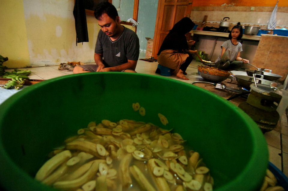 A banana chip micro, small, and medium enterprise (MSME) in Tegal, Central Java, on Jan. 22, 2020. (Antara Photo/Oky Lukmansyah)