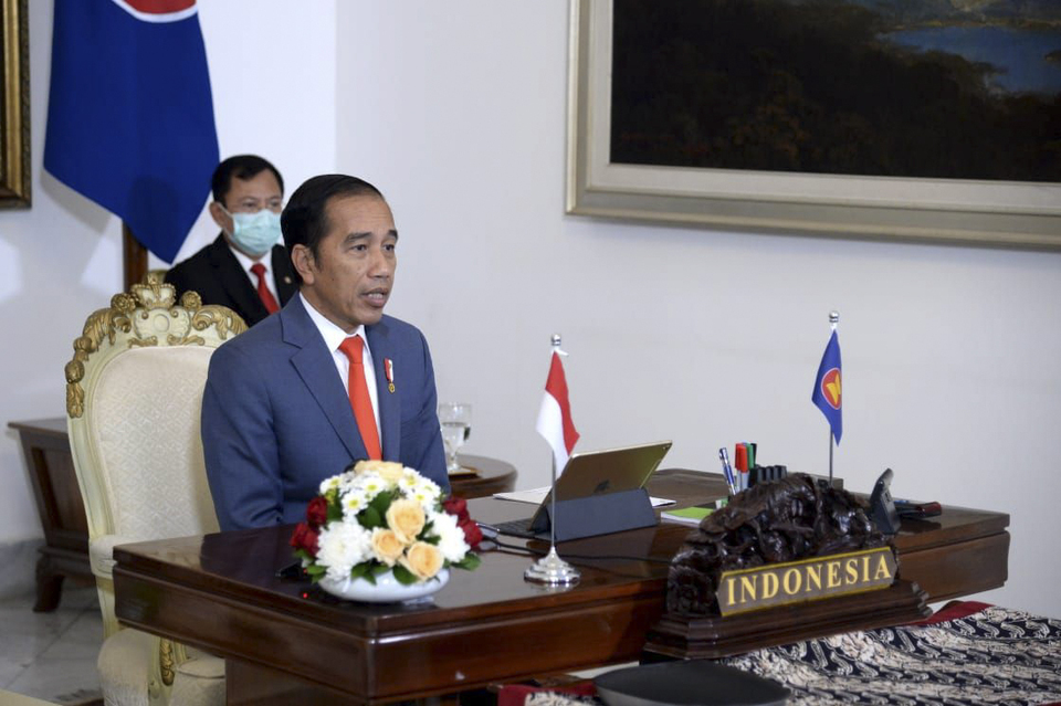 President Joko 'Jokowi' Widodo attends a virtual meeting with other Asean leaders from Bogor Palace in West Java on Tuesday. (Antara Photo/Press Bureau) 

