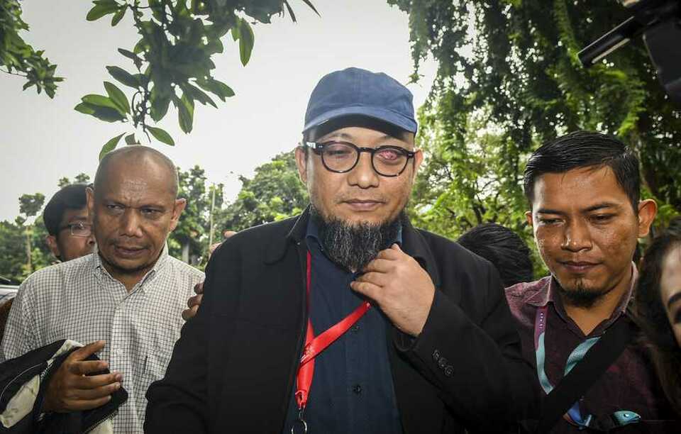 Anti-corruption investigator Novel Baswedan at the Jakarta Police headquarters on Jan. 6. (Antara Photo/Galih Pradipta )

