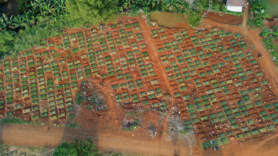 An aerial view of Pondok Rangon Covid-19 cemetery in East Jakarta on July 19, 2020. (B1 Photo/Joanito de Saojoao)