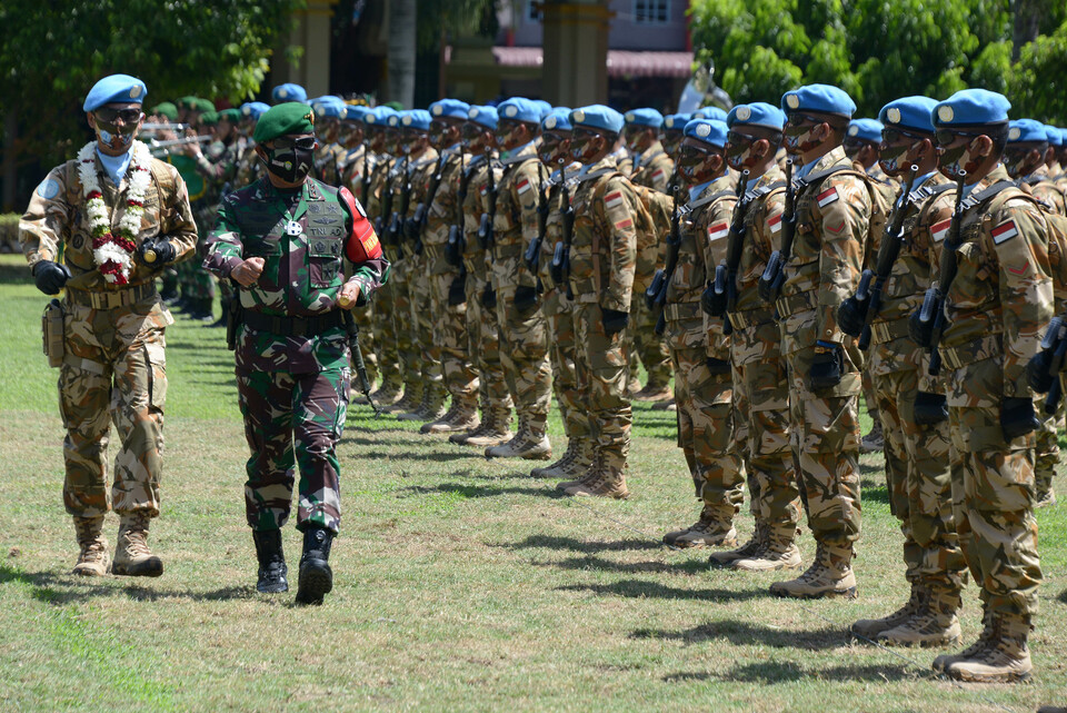 Indonesian military personnel receive welcome ceremony at the Iskandar Muda Regional Military Command headquarters in Banda Aceh, capital of Aceh, on Oct. 16, 2020, upon arrival from UN peacekeeping operations in Central Africa Republic. (Antara Photo)