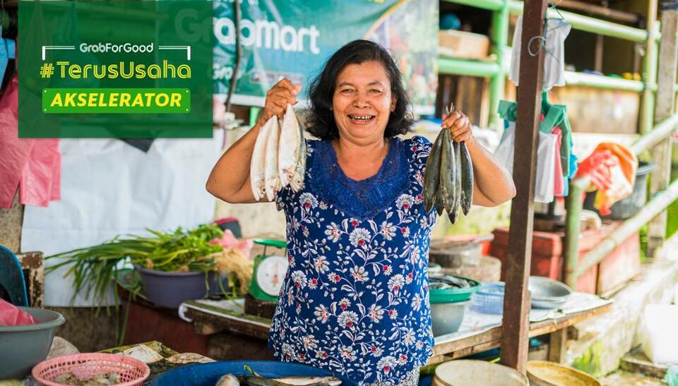 Rosdiana Nainggolan, a 60-year old merchant in Pringgan, Medan, first joined GrabMart after her sales dropped due to the pandemic. (Photo Courtesy of Grab)