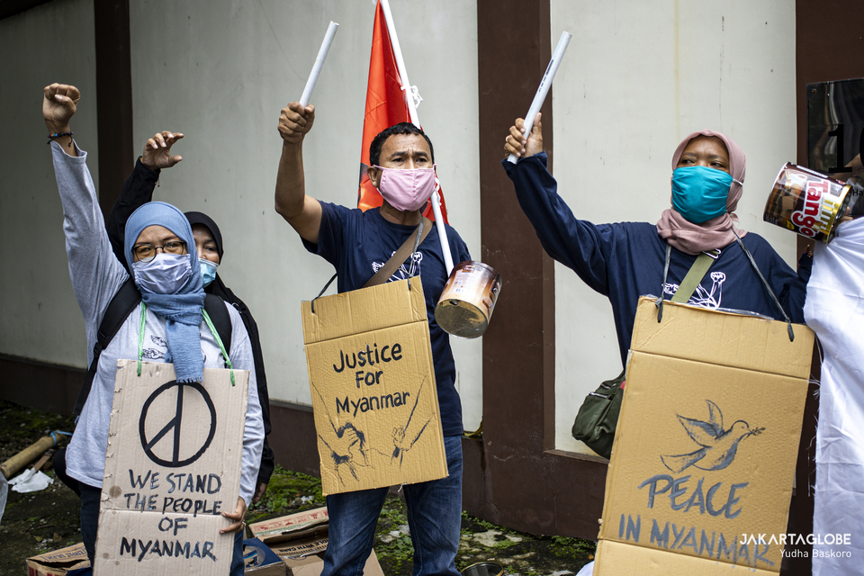 Activists protest in front of Myanmar Embassy in Central Jakarta on Feb, 5, 2021. (JG Photo/Yudha Baskoro)